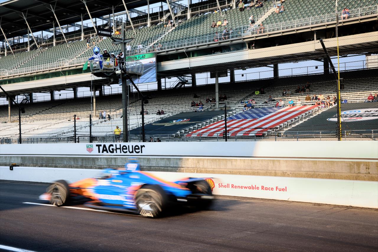 Scott Dixon rolls out for practice - PPG Presents Armed Forces Qualifying - By: Tim Holle -- Photo by: Tim Holle